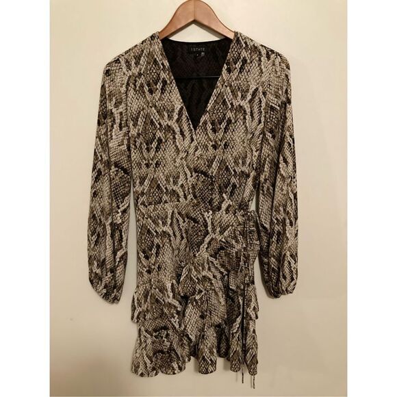 Snake Print Wrap Front V-Neck Long Sleeve Tiered Ruffle Hem Mini‎ Dress - Picture 2 of 4
